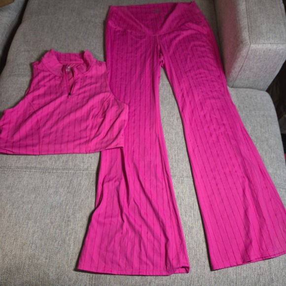 joy lab Pants - JOY Lab 2 Piece Set Quarter Zip Crop Top & Flare Leggings Pinstripe xxl